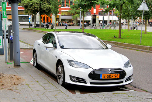 Tesla laden Rotterdam