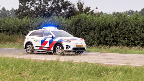De politie gaat een proef doen met elektrisch vervoer
