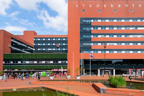 Zwolse Spoorzone bevordert biodiversiteit met groene gevel