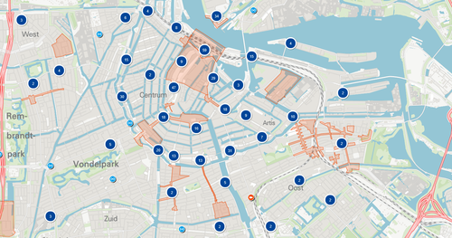 Hier hangen camera's in Amsterdam